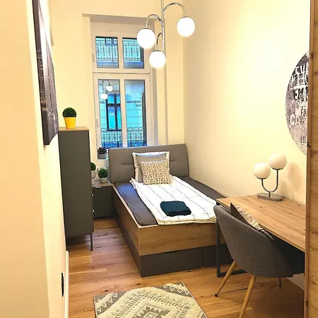 23ppl Lux Danube 180 Degree View, Ac In 7br 6ba