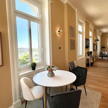 شقة 18ppl Unique Danube & Parliament View, Ac, 7br 6ba بودابست