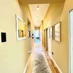 18ppl Unique Danube & Parliament View, Ac, 7br 6ba アパート ブダペスト