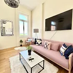 18ppl Unique Danube & Parliament View, Ac, 7br 6ba