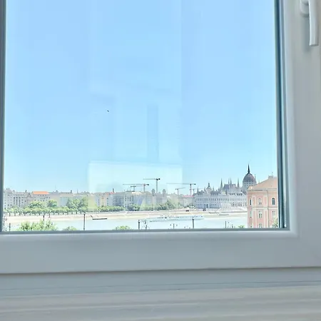 18ppl Unique Danube & Parliament View, Ac, 7br 6ba Lägenhet