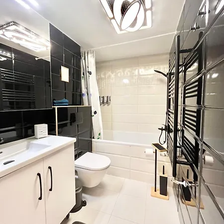 18ppl Unique Danube & Parliament View, Ac, 7br 6ba