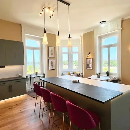 18ppl Unique Danube & Parliament View, Ac, 7br 6ba *