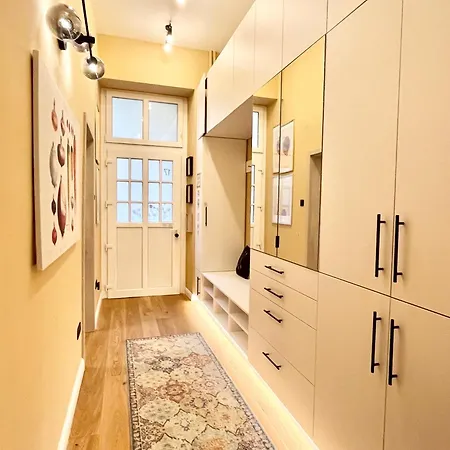 18ppl Unique Danube & Parliament View, Ac, 7br 6ba Apartmán