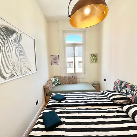 18ppl Unique Danube & Parliament View, Ac, 7br 6ba Lejlighed Budapest