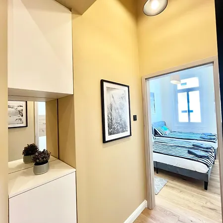 18ppl Unique Danube & Parliament View, Ac, 7br 6ba * Budapest