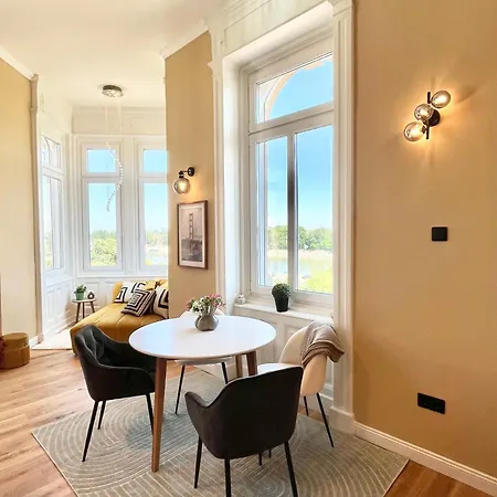 18ppl Unique Danube & Parliament View, Ac, 7br 6ba *