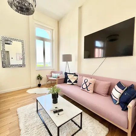 18ppl Unique Danube & Parliament View, Ac, 7br 6ba