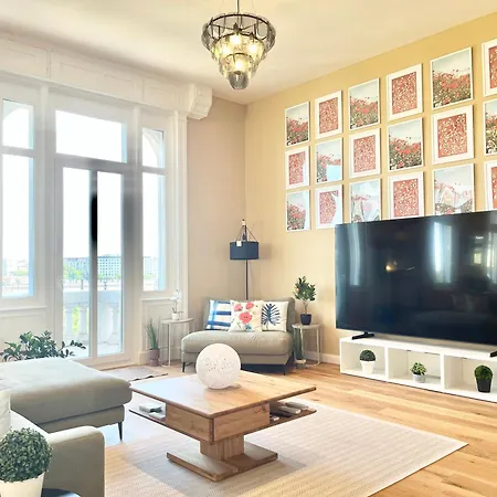 Lejlighed 18ppl Unique Danube & Parliament View, Ac, 7br 6ba Budapest