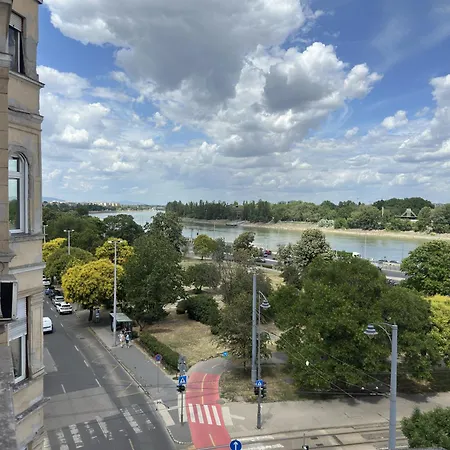 18ppl Unique Danube & Parliament View, Ac, 7br 6ba Βουδαπέστη