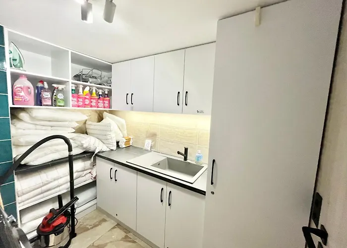 Апартаменты 18ppl Unique Danube & Parliament View, Ac, 7br 6ba