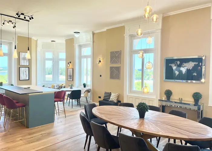 18ppl Unique Danube & Parliament View, Ac, 7br 6ba