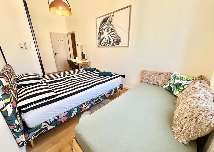 18ppl Unique Danube & Parliament View, Ac, 7br 6ba Апартаменты