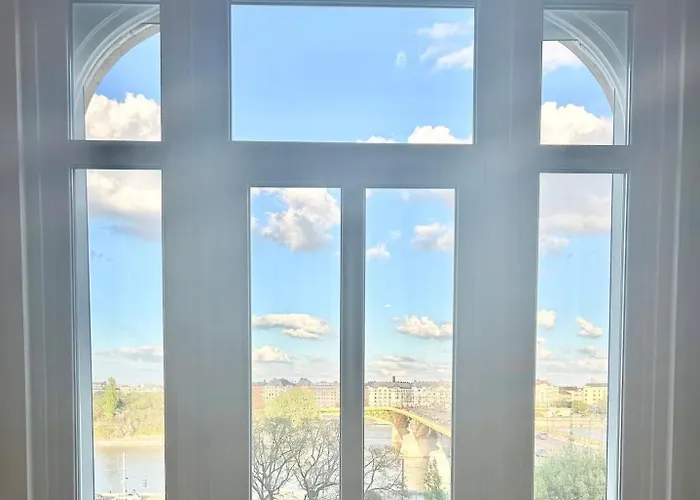 18ppl Unique Danube & Parliament View, Ac, 7br 6ba Апартаменты