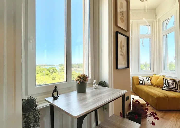 18ppl Unique Danube & Parliament View, Ac, 7br 6ba Апартаменты Будапешт