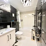 18ppl Unique Danube & Parliament View, Ac, 7br 6ba