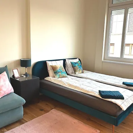 23ppl Lux Danube 180 Degree View, Ac In 7br 6ba