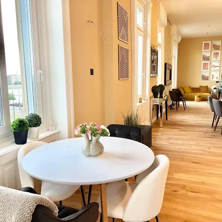 公寓 23ppl Lux Danube 180 Degree View, Ac In 7br 6ba