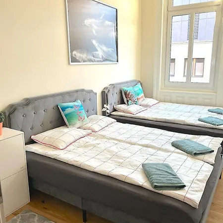 23ppl Lux Danube 180 Degree View, Ac In 7br 6ba * 布达佩斯